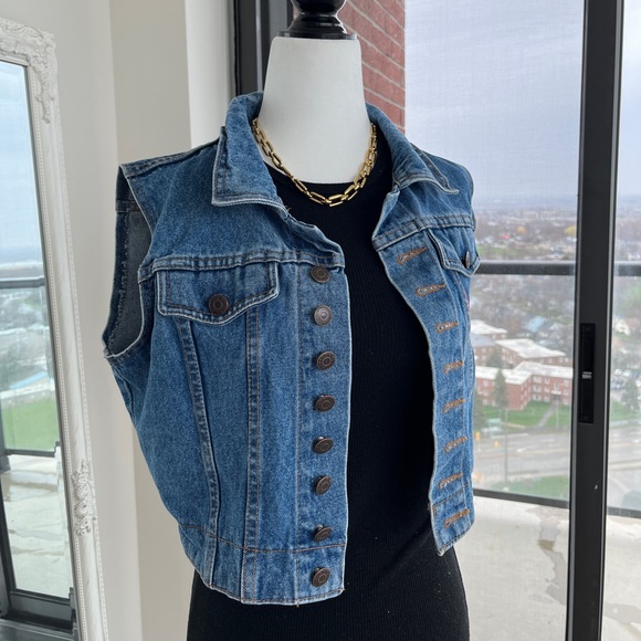 SOLD - vintage cropped denim vest - Picture 2 of 9